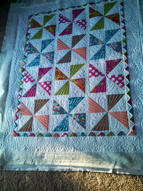 Pinwheel baby quilt - Quiltingboard Forums