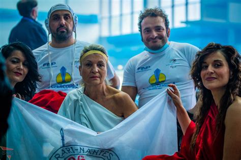 La S S Lazio Nuoto Alza Il Trofeo Della Supercoppa Italiana Di