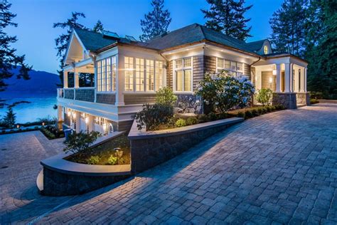 Get Details Of Exquisite Oceanfront Getaway In Victoria Canada Luxury