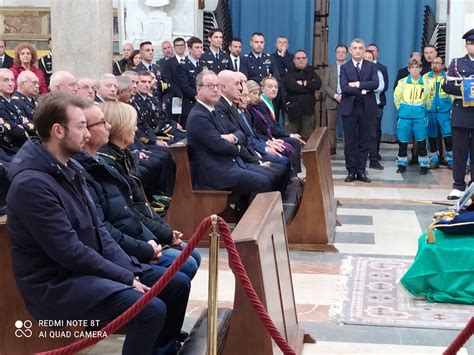 Dolore Ai Funerali Del Pilota Precipitato A Trapani La Sua Una Vita