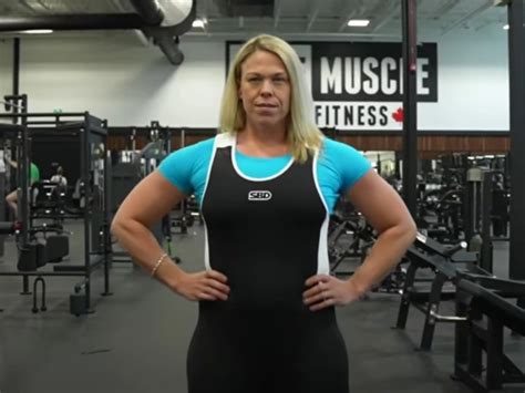 April Hutchinson La Powerlifter Canadienne Devrait être Suspendue Du