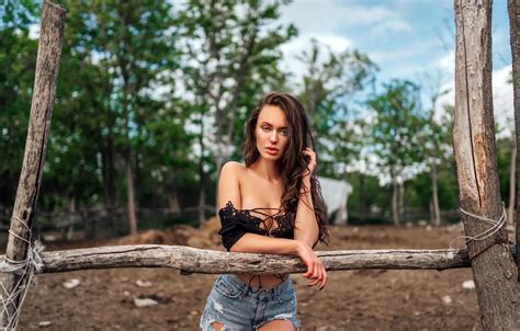 Wallpaper Look The Sun Trees Nature Sexy Pose Model Shorts For