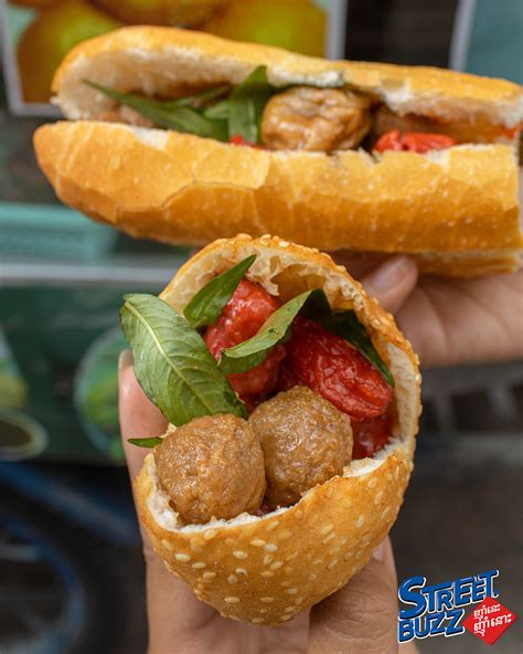 These Fried Mixed Balls Sandwich And Hollow Donuts Are Only Riel