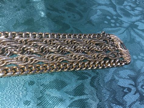 Vintage Signed Monet Gold Tone Strand Chain Bracele Gem