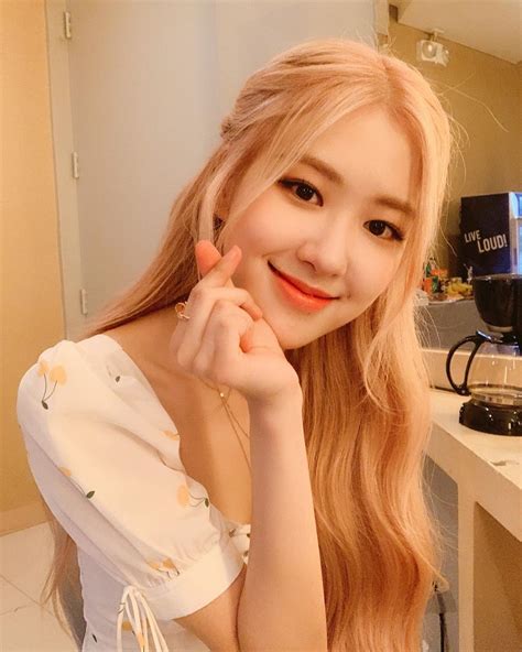 BLACKPINK Rosé Instagram and Insta Story Update, June 7, 2019