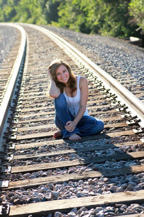 Photography Poses Seniors Railroad Tracks 26 Ideas Photography Poses