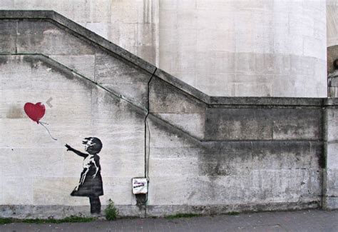 D Couvrez Oeuvres Embl Matiques De L Artiste Banksy Cnews