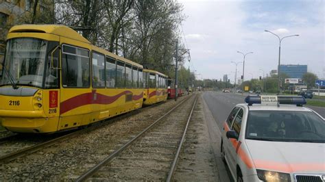 Zerwana sieć trakcyjna Wolska bez tramwajów przez godzinę TVN Warszawa