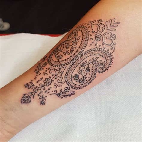 Paisley Tattoos Explained: History, Common Themes & More