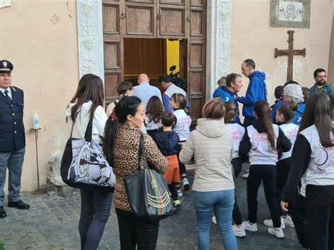 Velletri In Tanti Alla Fiaccolata Della Pace FOTO Per La Festa