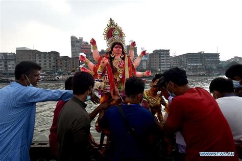 Hindu Devotees Celebrate Durga Puja Festival In Dhaka Xinhua