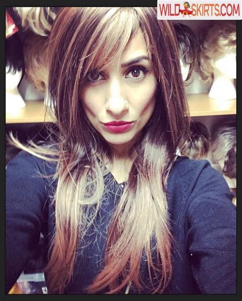 9 Hot Photos By Anita Rani