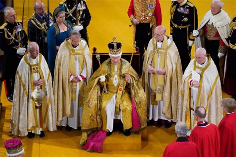 Las Mejores Imágenes De La Coronación De Carlos Iii