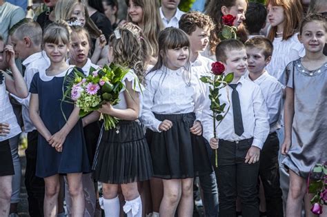 Zakończenie roku szkolnego w Koszalinie Uczniowie rozpoczynają wakacje