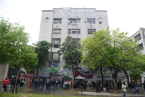 Tras la tensión en Parque Patricios llegan a un acuerdo para postergar