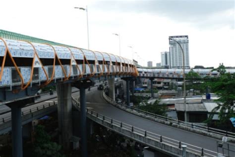 Skywalk Terpanjang Di Jakarta Siap Diresmikan Begini Penampakannya