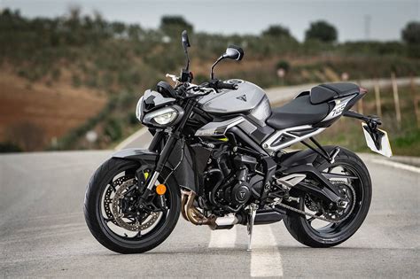 First Ride: 2024 Triumph Street Triple 765 - MOTORCYCLE REVIEWS