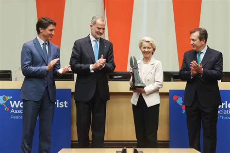 La Comisi N Europea Premio World Peace Liberty Award De La World