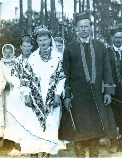 Hi, do you know what a bridal outfit from Biłgoraj... - Polish Folk ...
