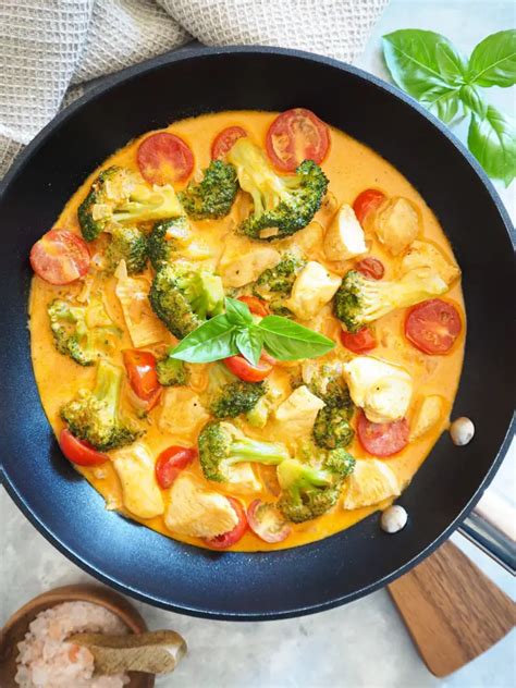 Brokkoli H Hnchen Mit Tomaten Leckeres Pfannengericht