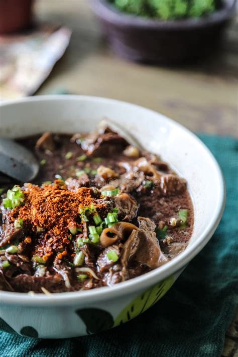 O Macarronete Mistura De Sopa Do Sangue Do Porco Carne De Porco