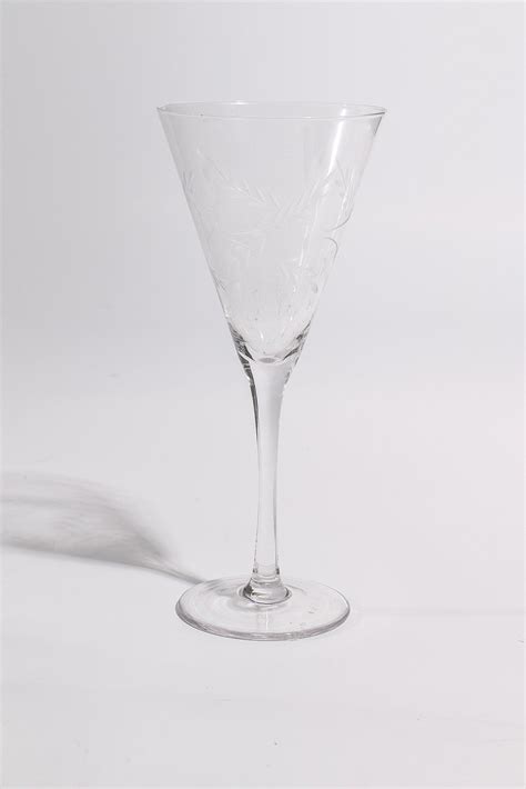 etched  shaped wine glass