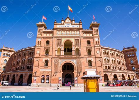 Facade and Main Entrance of the Plaza De Toros in Madrid Editorial ...