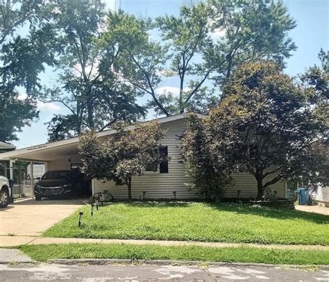 9454 Minerva Ave Saint Louis Mo 63114 Zillow
