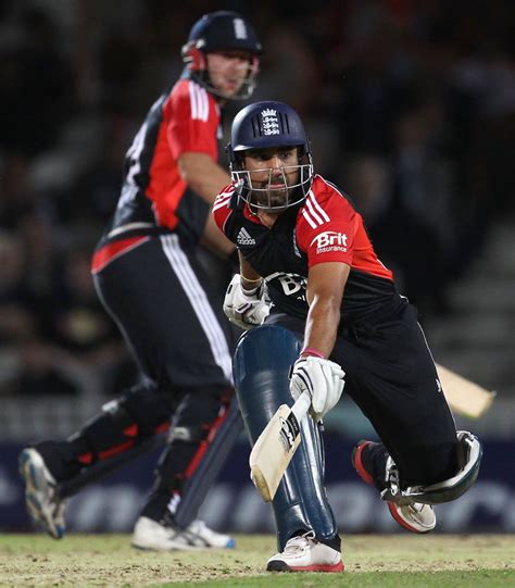 Ravi Bopara Reaches To Make His Ground Espncricinfo