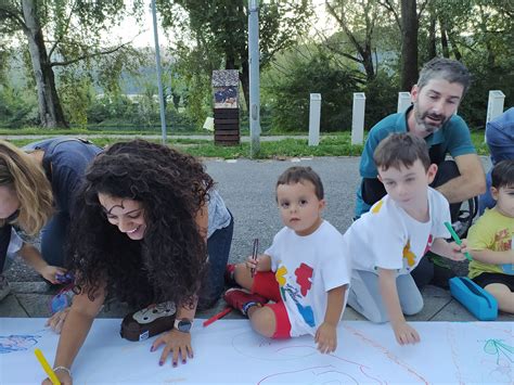 Paritarie Della Valle San Martino Piccoli Studenti Uniti Nel Flash Mob