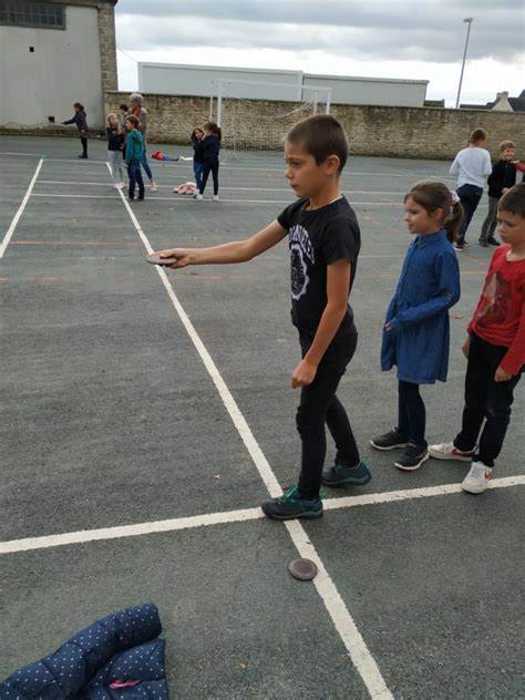 Initiation La Galoche Bigoud Ne En Ce Ecole Notre Dame De Bon