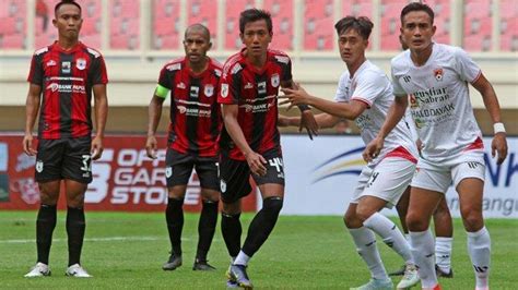 Suporter Dilarang Mengunyah Pinang Dan Merokok Di Stadion Saat Laga