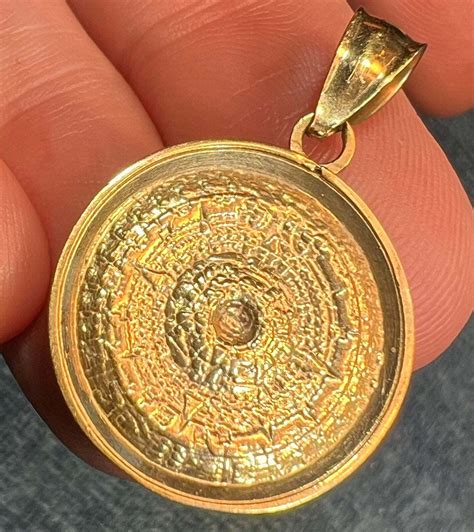 10k Yellow Gold Mayan Aztec Incan Sun Calendar Pendant Gem