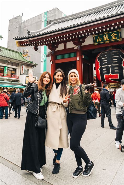 What To Wear In Japan During Springs Cherry Blossom Season Spring