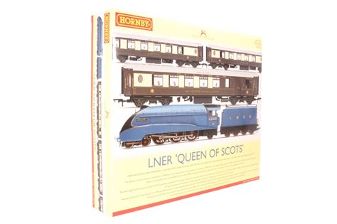 Hornby R3402 Queen Of Scots Train Pack With Class A4 4 6 2 In Lner Garter