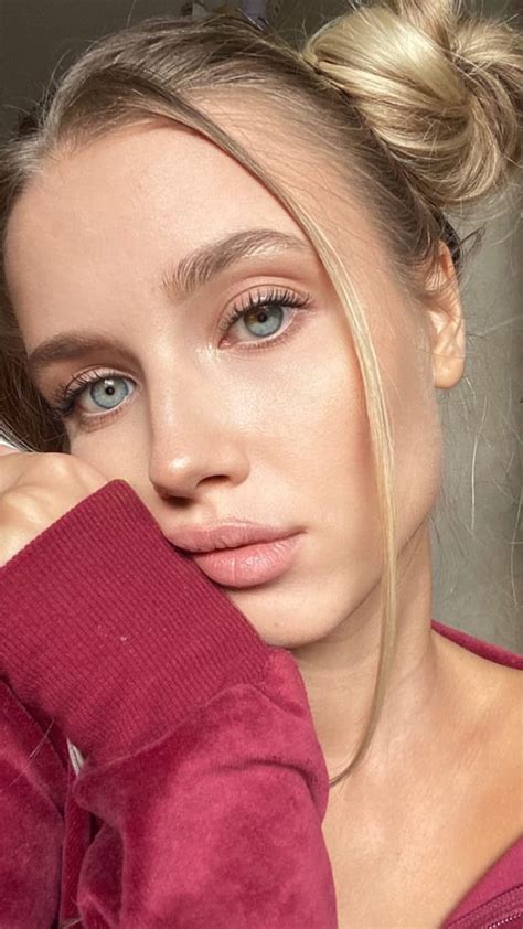 Picture of Polina Malinovskaya