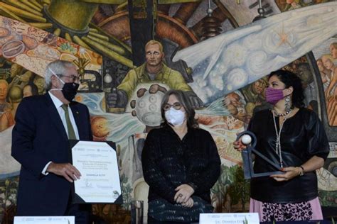 Recibe Diamela Eltit El Premio Carlos Fuentes Gaceta Unam