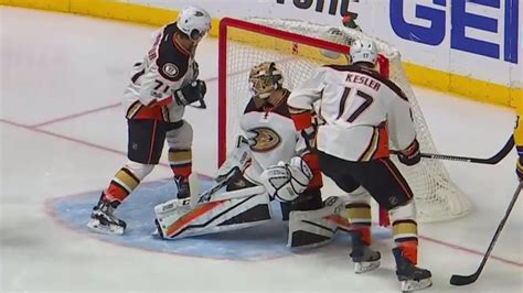 Ducks Miss Great Chance Predators Score Moments Later Thanks To A Bad