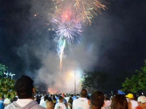 Bonito Far Show De Fogos Silenciosos Na Virada Do Ano Not Cias De