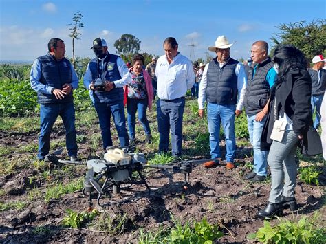 Entrega Roberto Cabrera Apoyos Para El Campo De San Juan Del R O