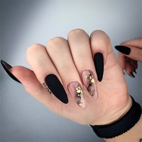 30 Elegant Black Nail Designs For Classy Beauty