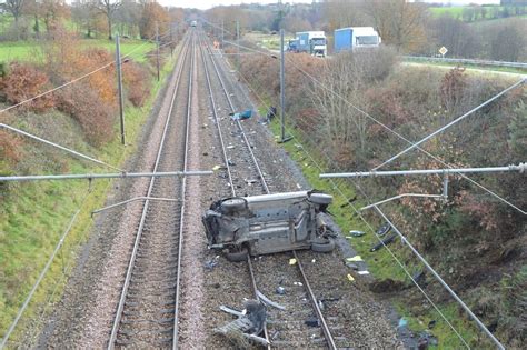 Ille et Vilaine un train percute une voiture tombée sur la voie