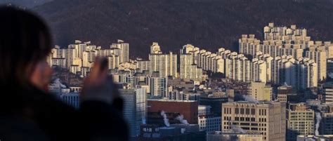 강남3구 용산 빼고 부동산 규제지역 다 푼다