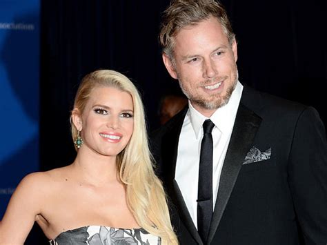 Jessica Simpson weds ex-NFL player Eric Johnson