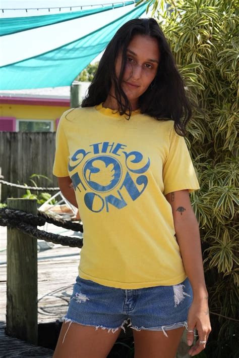 S Hawaiian Shirt Hand On Bikini Girl Beach Sce Gem