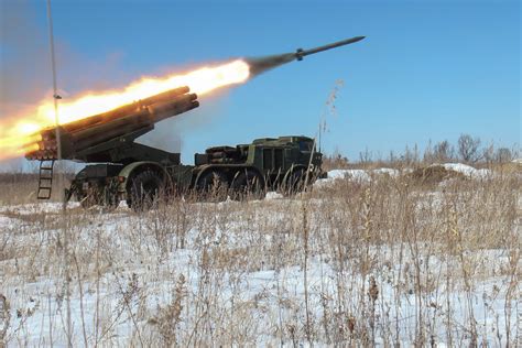 ВСУ обстреляли жилые кварталы Дебальцева из РСЗО "Ураган", есть ...
