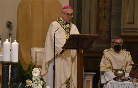 Pasqua Celebrazione Della Veglia Nella Cattedrale Di Terni Mons