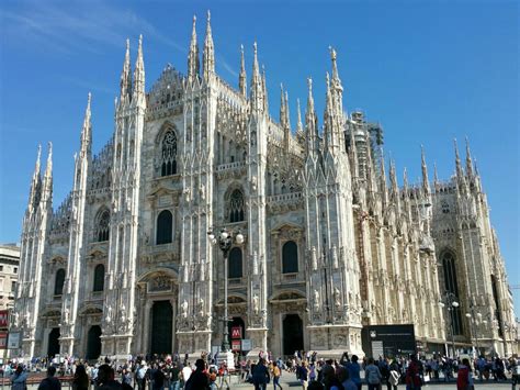 【携程攻略】米兰大教堂广场景点米兰大教堂（duomodimilano），意大利著名的天主教堂，又称“杜莫主