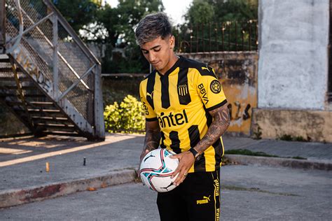 Novas camisas do Peñarol 2021 PUMA Mantos do Futebol