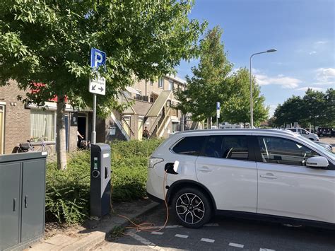 Zo Vraag Je Een Openbare Laadpaal Voor Elektrische Autos Aan In Gouda